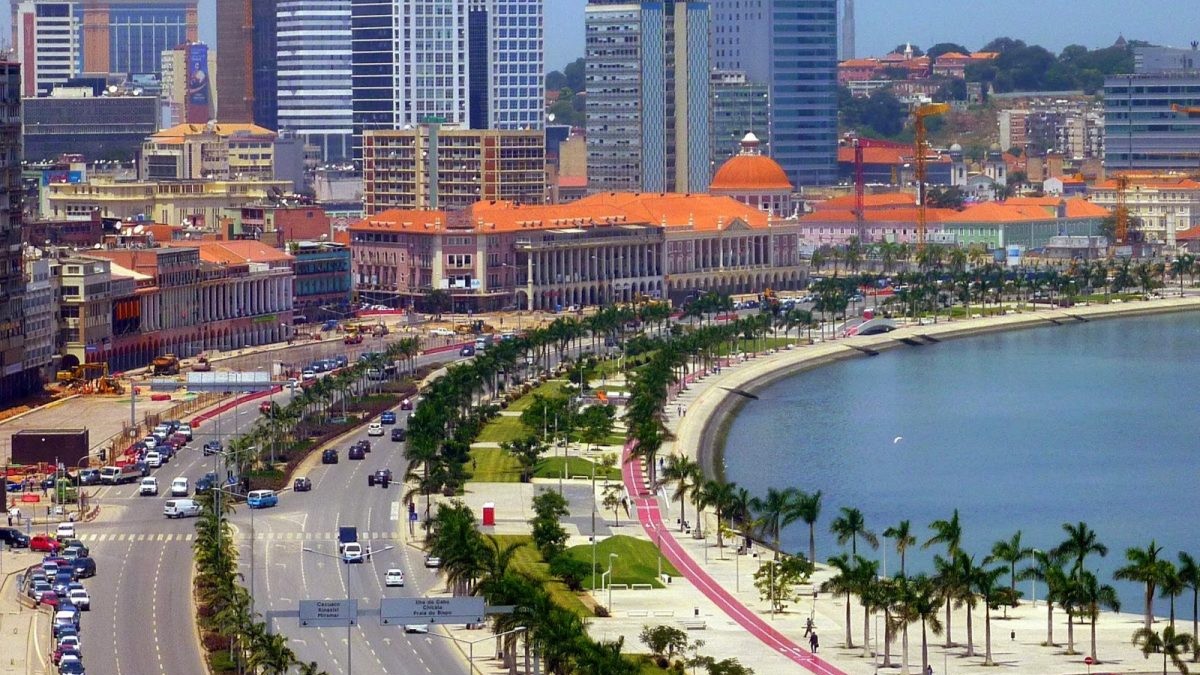 Day Trip - Luanda City